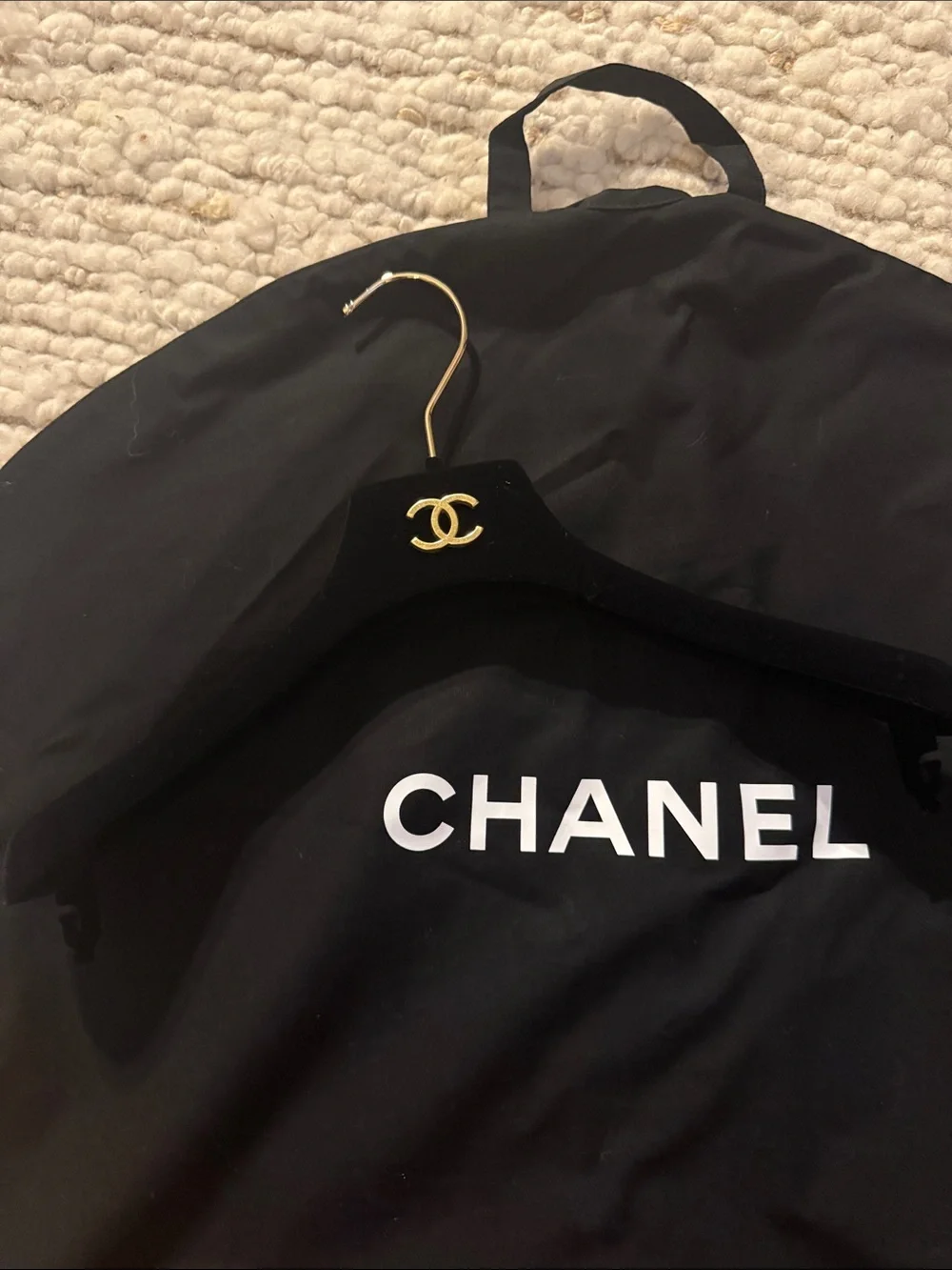 ❤️ NEW CHANEL Black Garment Cover with White Logo and Gold Hangers